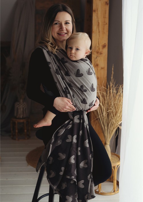 Little Frog Cosy Love geweven draagdoek omgeslagen als buikdrager