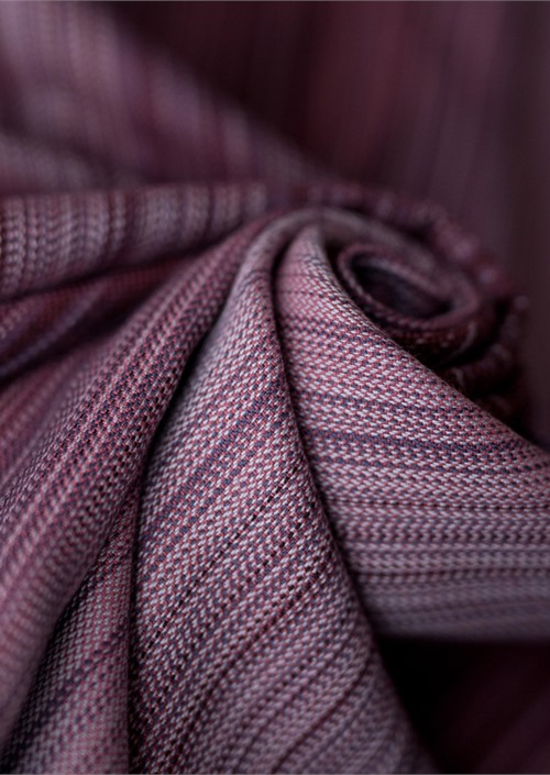 Ringsling Little Frog Soft Bamboo Rubellite met lang vallende doek